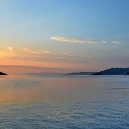 Seaview Shadow House *