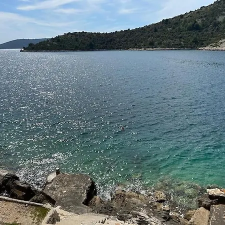 Seaview Shadow House *