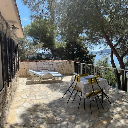 Seaview Shadow House *