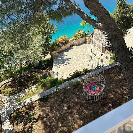 Seaview Shadow House